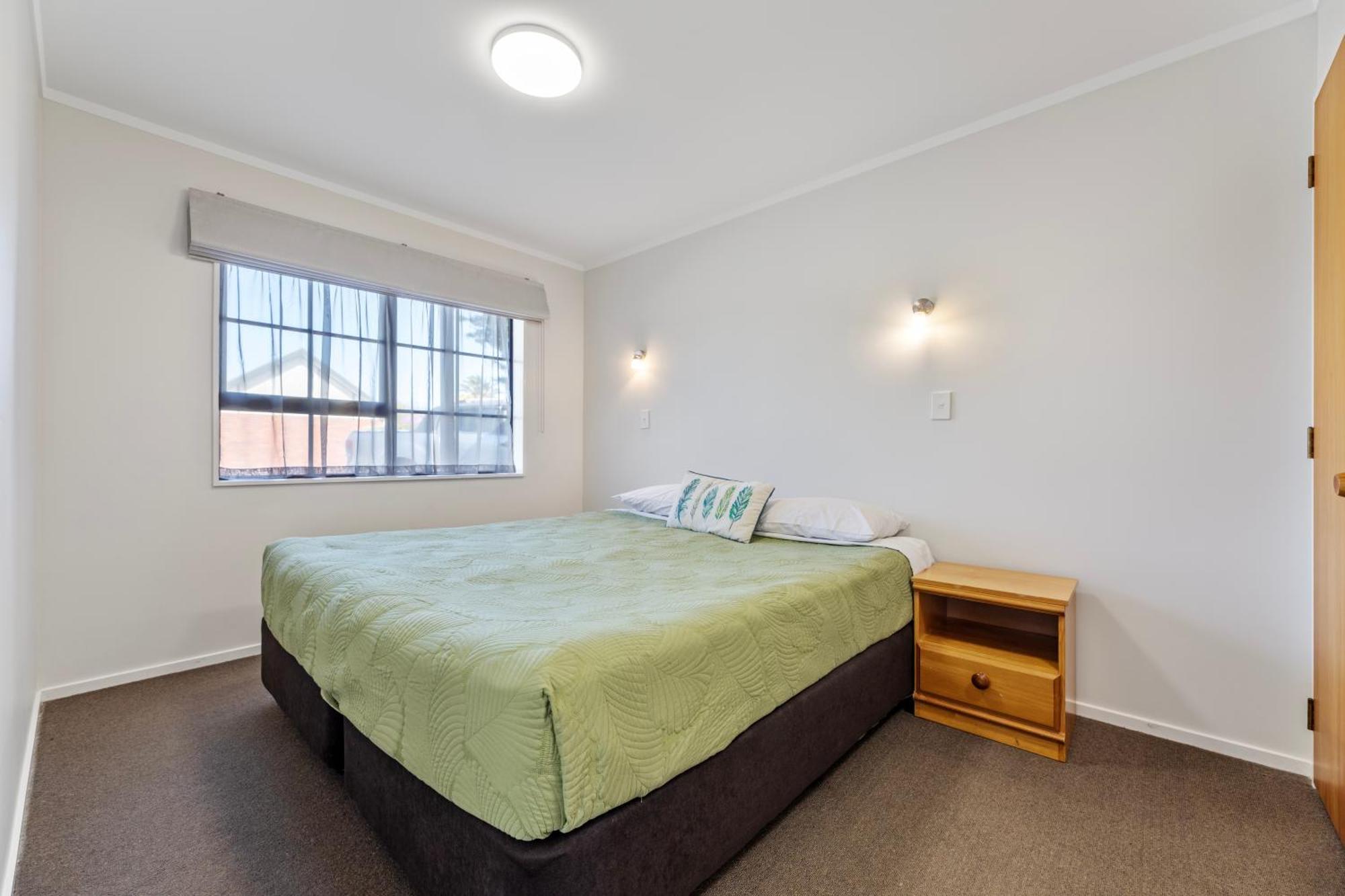 Knightsbridge Court Motor Motel 4*