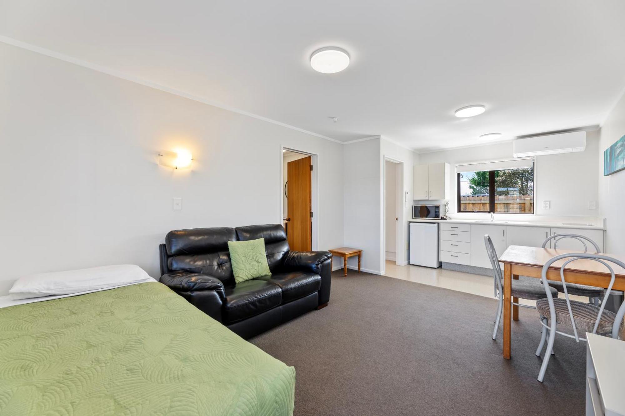 Knightsbridge Court Motor Blenheim