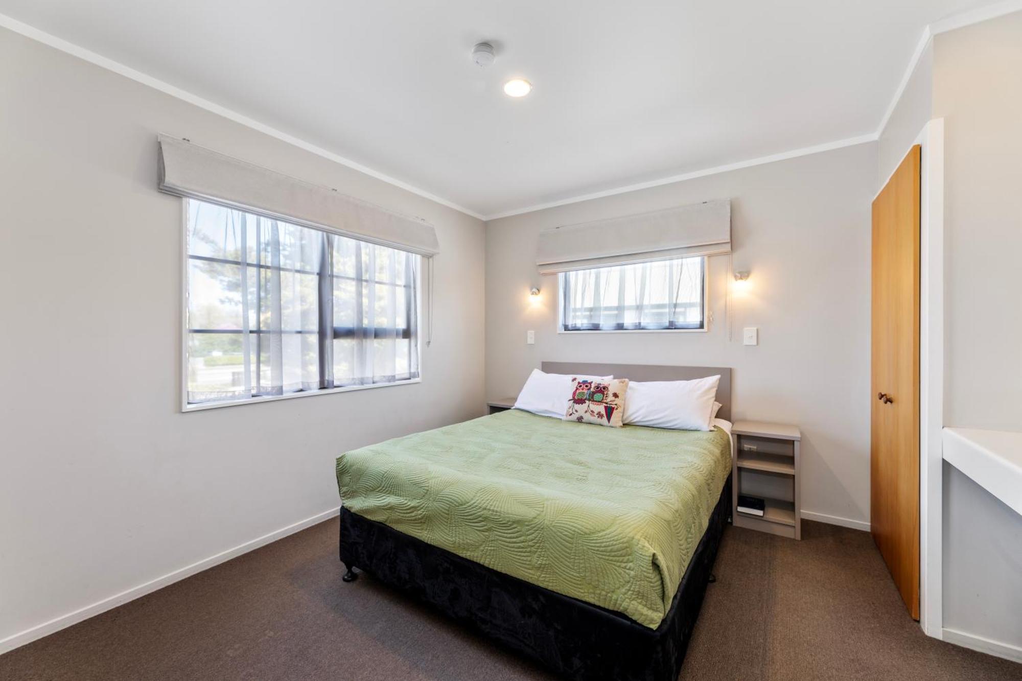 Knightsbridge Court Motor 4*