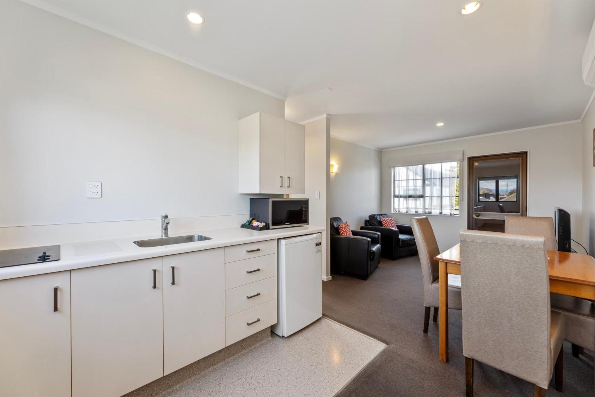 Knightsbridge Court Motor Blenheim